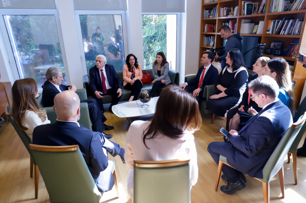  Korrupsioni i Ramës ka dobësuar ekonominë   Berisha pret në takim Këshillin Koordinues të Diasporës  Shqipëria në krizë ekzis   