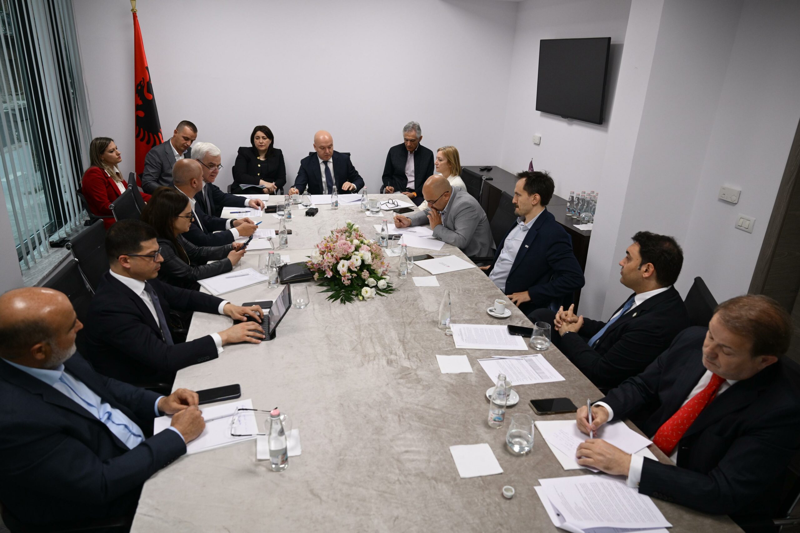 AKEP takime me dy komisionet parlamentare  në fokus mbikëqyrja dhe zhvillimi i sektorit të komunikimeve