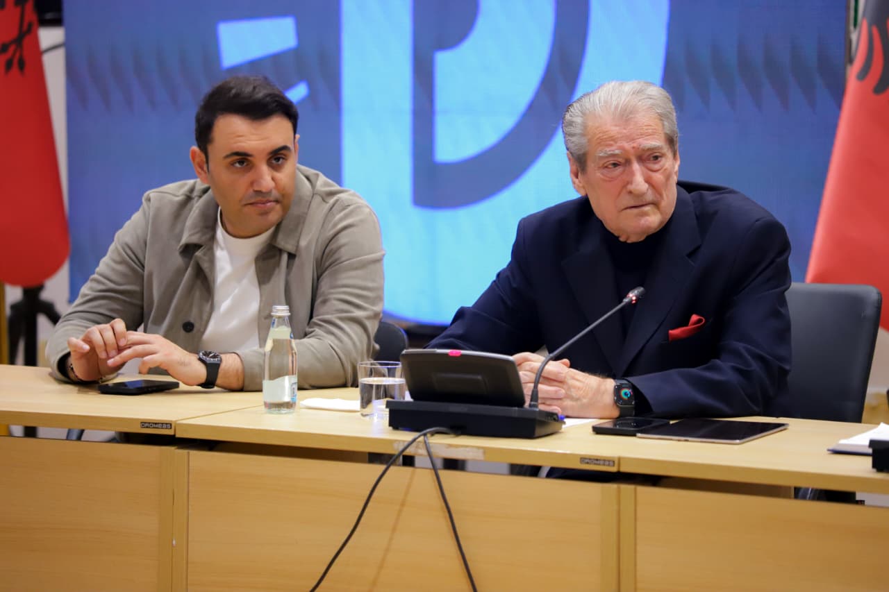  Ka qeveritarë që kanë porositur vrasje   Berisha  Sot rilindas do të thotë kriminel  rreshtohen në mënyrë të turpshme pas ven   