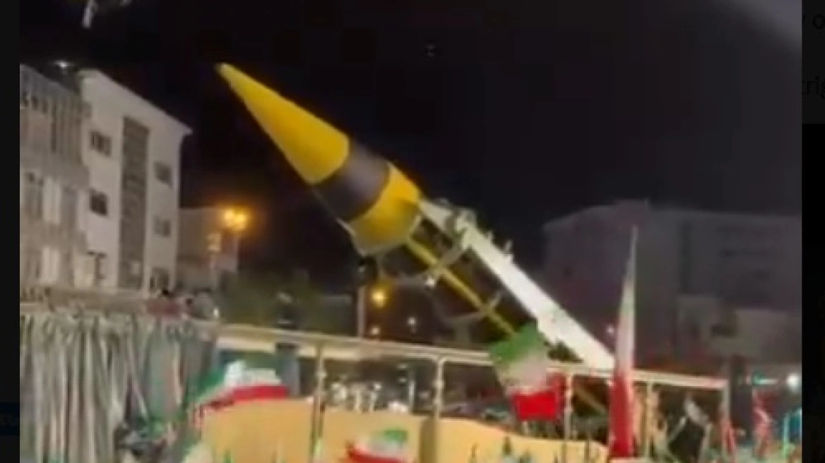 Zgjatja e armëpushimit nga Trump  Irani ekspozon raketat balistike nga sheshet e Teheranit  Shfaq  Khorramshahr 4  në publik     