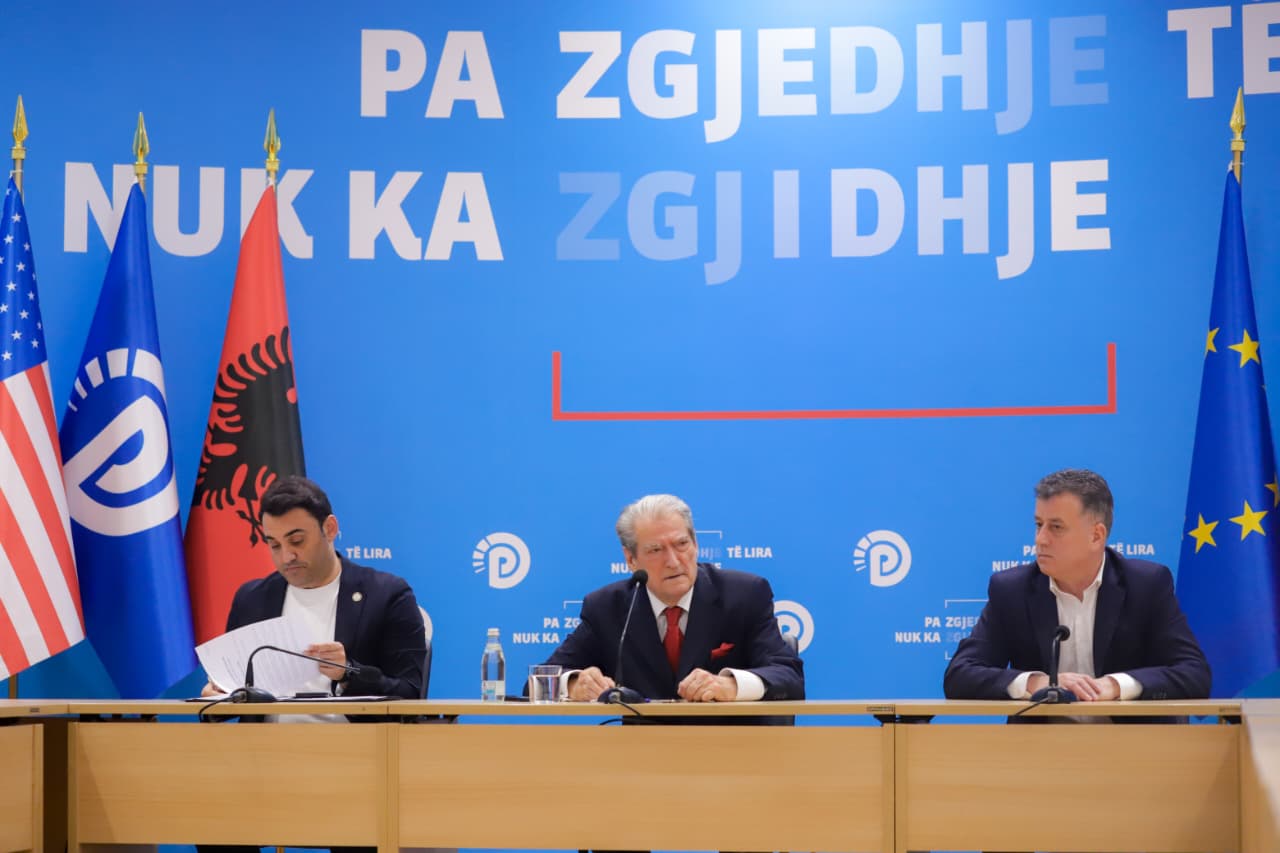 lubia-vodhi-2-fish-me-shume-se-gjithe-byroja-e-enver-hoxhes-te-marre-se-bashku-berisha-rama-dhe-balluku-firmosen-per-te-gr