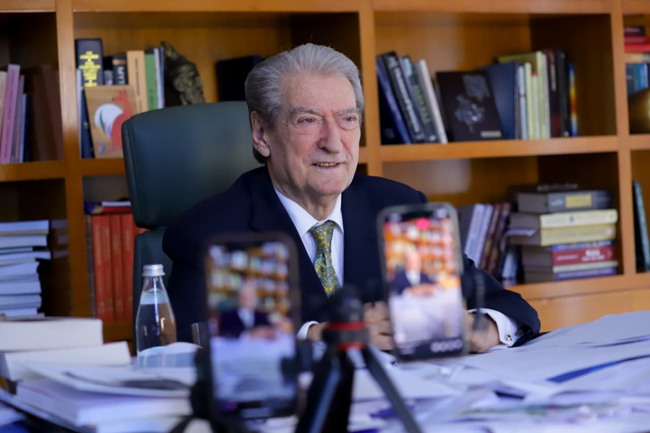 Më 8 maj protesta kombëtare  Berisha thirrje qytetarëve  Të ngrihemi fuqishëm për votën e lirë dhe kundër varfërimit 