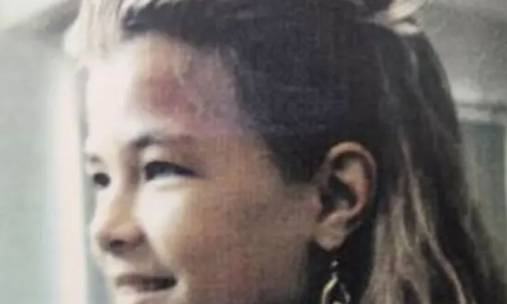 Shkoi në një stallë për t’u kujdesur për kalin e saj! U zhduk që 13 vjeçe, gjendet pas më shumë se 3 dekadash vajza