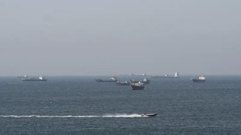 Marina iraniane: Ngushtica e Hormuzit, e mbyllur deri në heqjen e bllokadës amerikane.Anijet që do të afrohen do të jenë në shënjestër