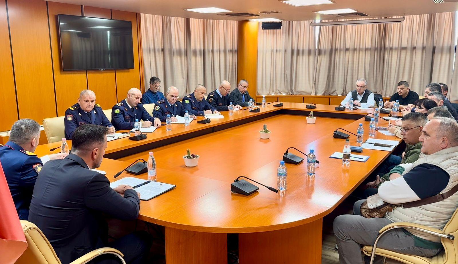 Lirimi i brezit të sigurisë në rrugë  kreu i Policisë së Shtetit  Të angazhuar në krye të detyrës