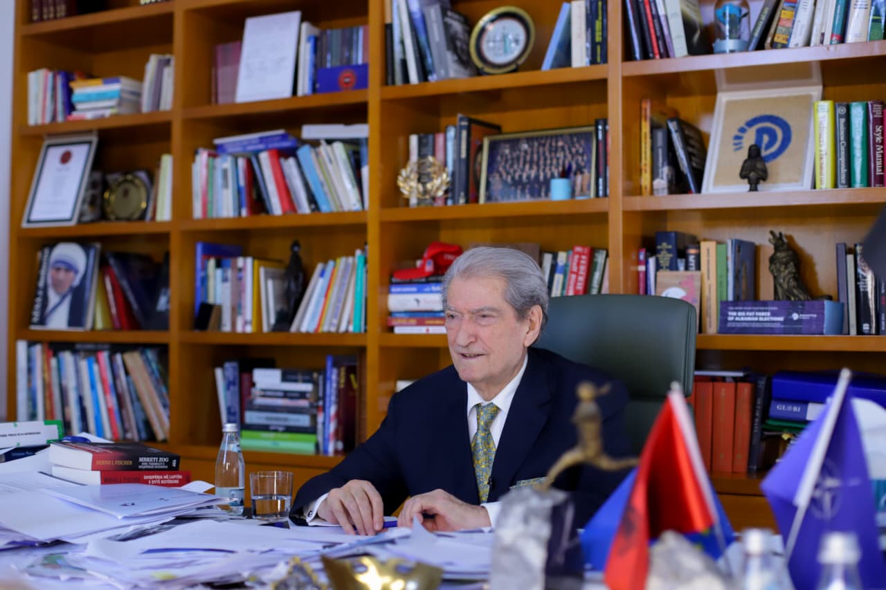  Rama mori urdhër nga Balluku    Berisha  Spiropalin e  flaku  Lubia sepse nuk i mbrojti vjedhjet para ndërkombëta   