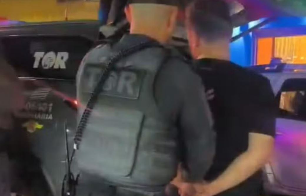 FOTO VIDEO  Biznesmeni me pranga në duar  dalin pamjet e arrestimit të Ervin Matës në Brazil