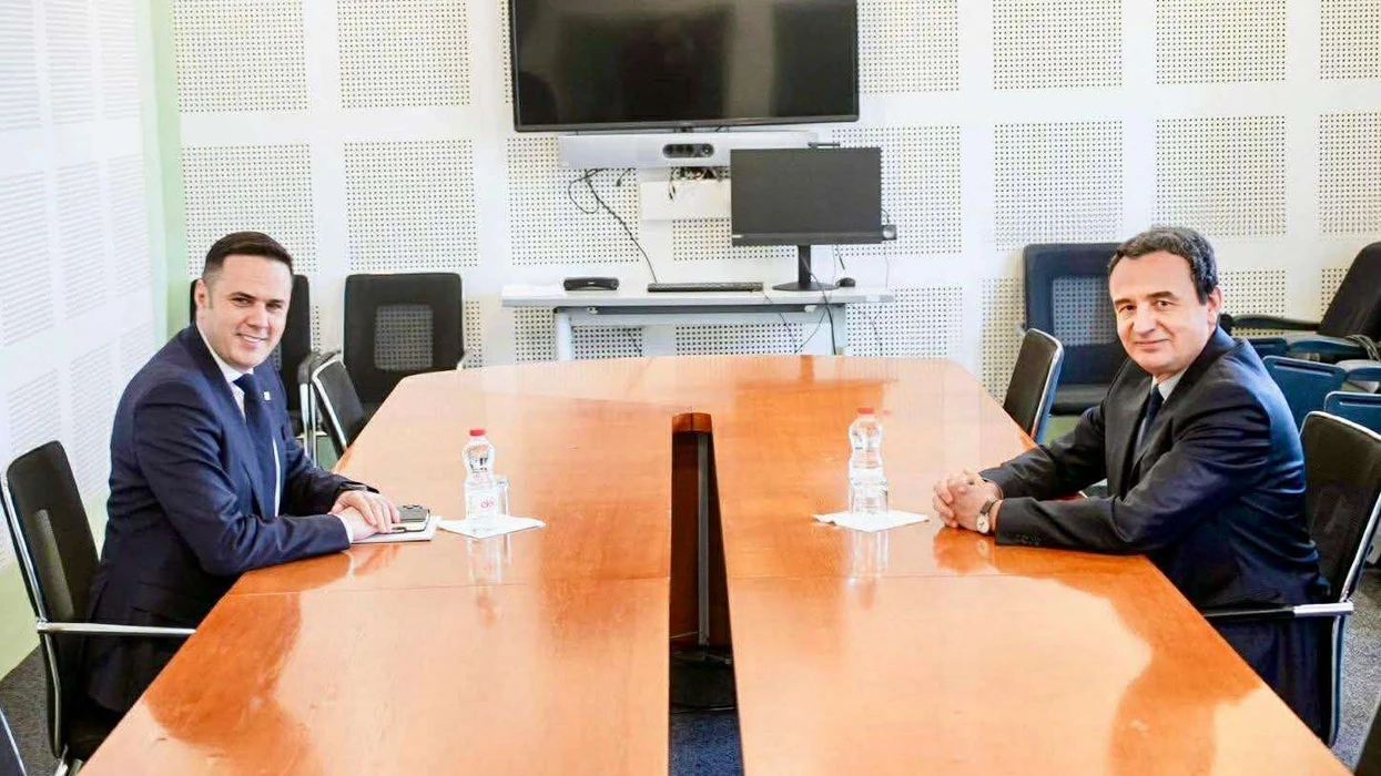 Ende pa konsensus  sot Kurti dhe Abdixhiku takim për presidentin e ri të Kosovës