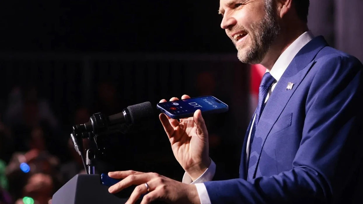  Përshëndetje zoti President    Momenti kur Vance telefonon Donald Trumpin para mijëra hungarezëve  batutat për Orbanin