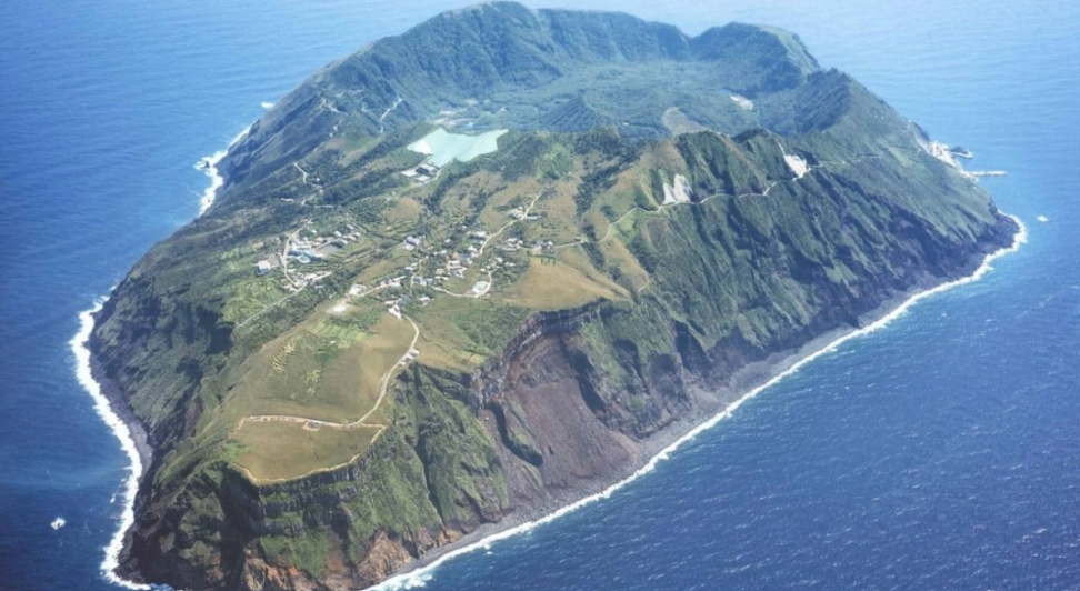 Aogashima: Fshati i çmendur brenda vullkanit aktiv në Paqësor!
