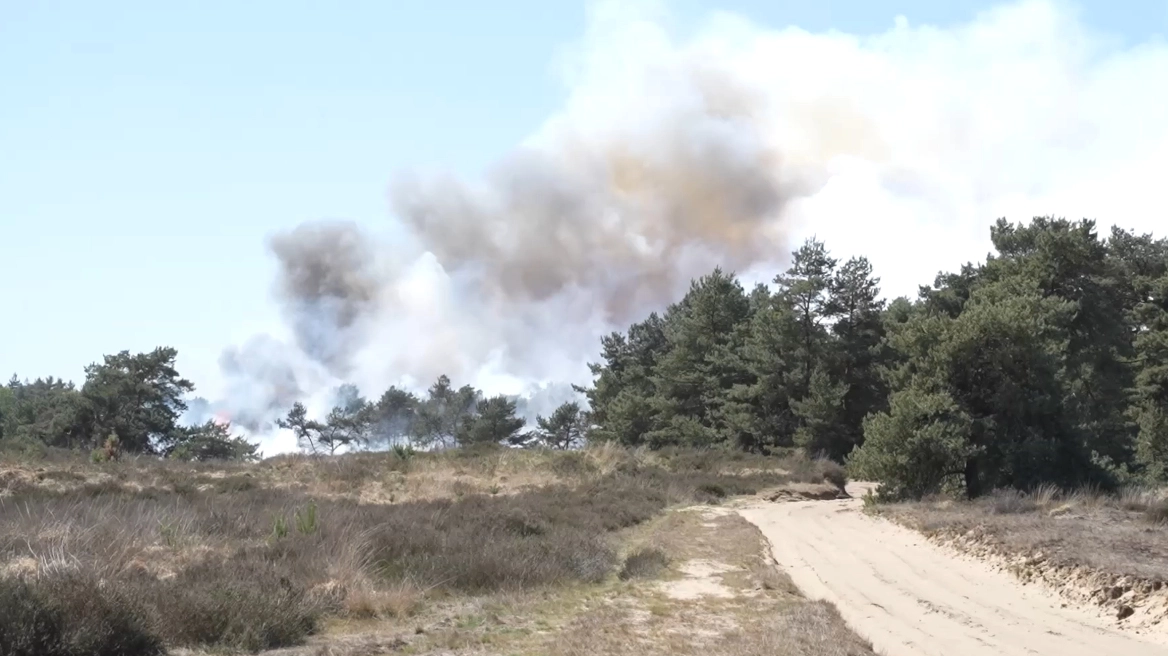 Zjarri pranë aeroportit të Kempen: Evakuim masiv në Holandë – Shkaqet dhe pasojat
