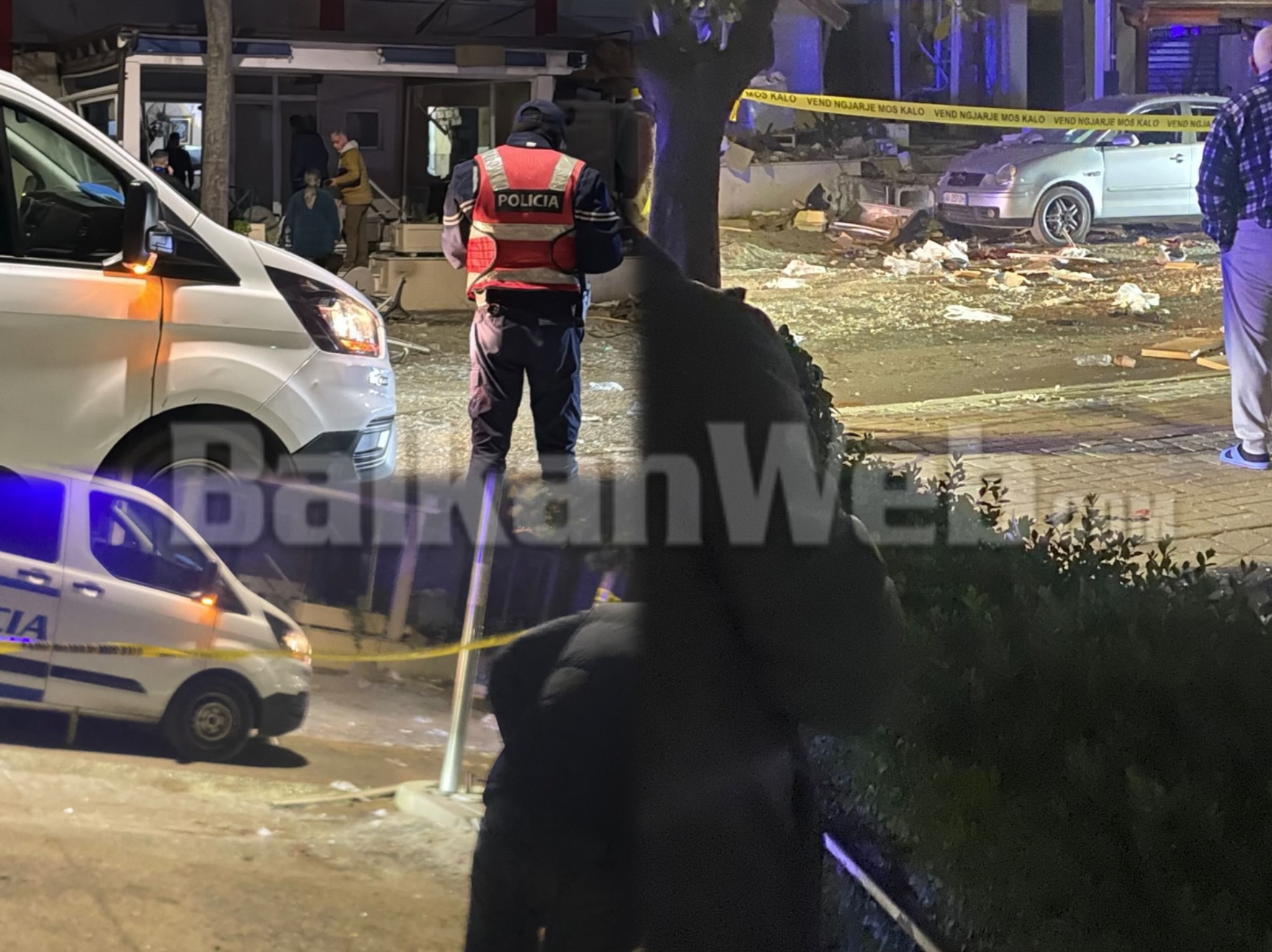 Lezha tronditet nga një shpërthim i fuqishëm  biznese dhe automjete të dëmtuara