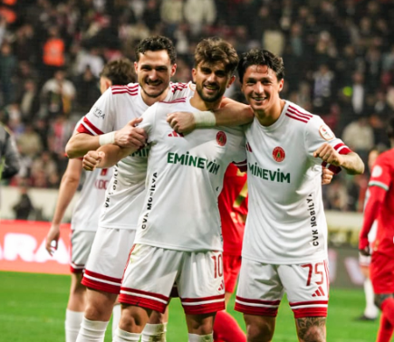 VIDEO  Gol dhe asist  ish kapiteni i Partizanit shkëlqen përsëri në futbollin turk