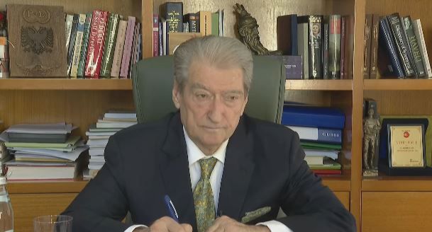  Rama nuk mund të përcaktojë drejtuesin e PD   Berisha  Në këtë parti ka garë  Kryetarin e përcaktojnë anëtarët