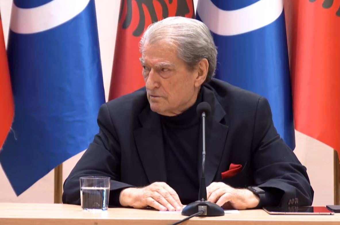 porti-i-durresit-po-plackitet-per-nje-kioske-si-porto-romano-berisha-rama-behet-supermiliarder-me-parate-e-cop