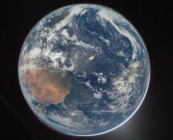 video-foto-pamje-te-mrekullueshme-te-tokes-nga-hapesira-ekipi-i-artemis-2-ne-gjysem-te-udhetimit-drejt-henes-publikohen-pam