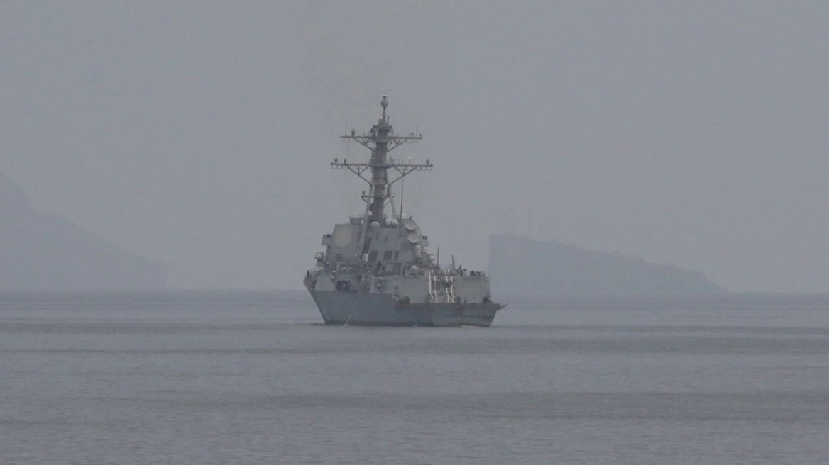 Irani kërcënoi se do t i sulmonte  Ushtria amerikane njofton se dy anije luftarake kalojnë në Ngushticën e Hormuzit