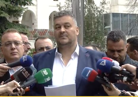 U përjashtuan se mbështetën Salianjin  anëtarët e PD Durrës në seli  Ballafaqim me Berishën  Dikur i mbronim dinjitetin kur e    