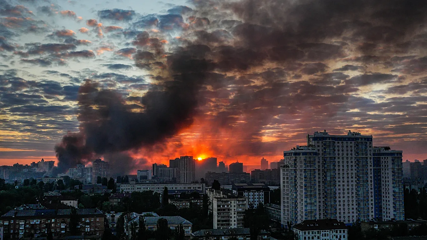 Rusia përdor raketën "Oreshnik" në Ukrainë – Evropa paralajmëron për përshkallëzim të rrezikshëm
