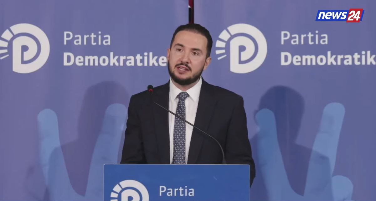 “Ata që i lëpihen kryetarit, Einstein i quante budallenj”, Salianji: Berisha po e mban peng PD-në! Partitë e kthyera në pronë personale zhduken!