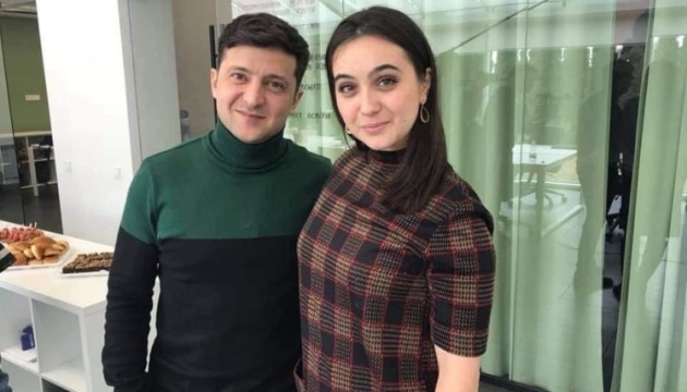  Kur fikeshin kamerat Zelensky bëhej    Deklarata tronditëse e ish zëdhënëses së presidentit ukrainas  Qëndron pas skema   