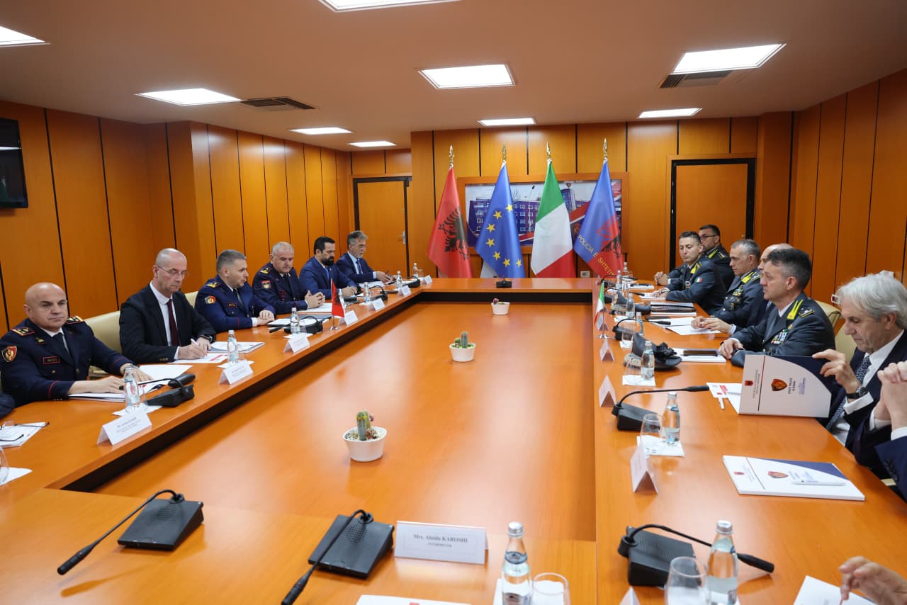 Fushatë ajrore kundër drogës/ Policia shqiptare dhe Guardia di Finanza nisin monitorimin e territorit për vitin 2026