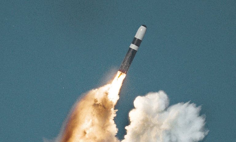 Financial Times  Franca dëshiron t i bashkohet planit britaniko gjerman për raketat me rreze të gjatë veprimi