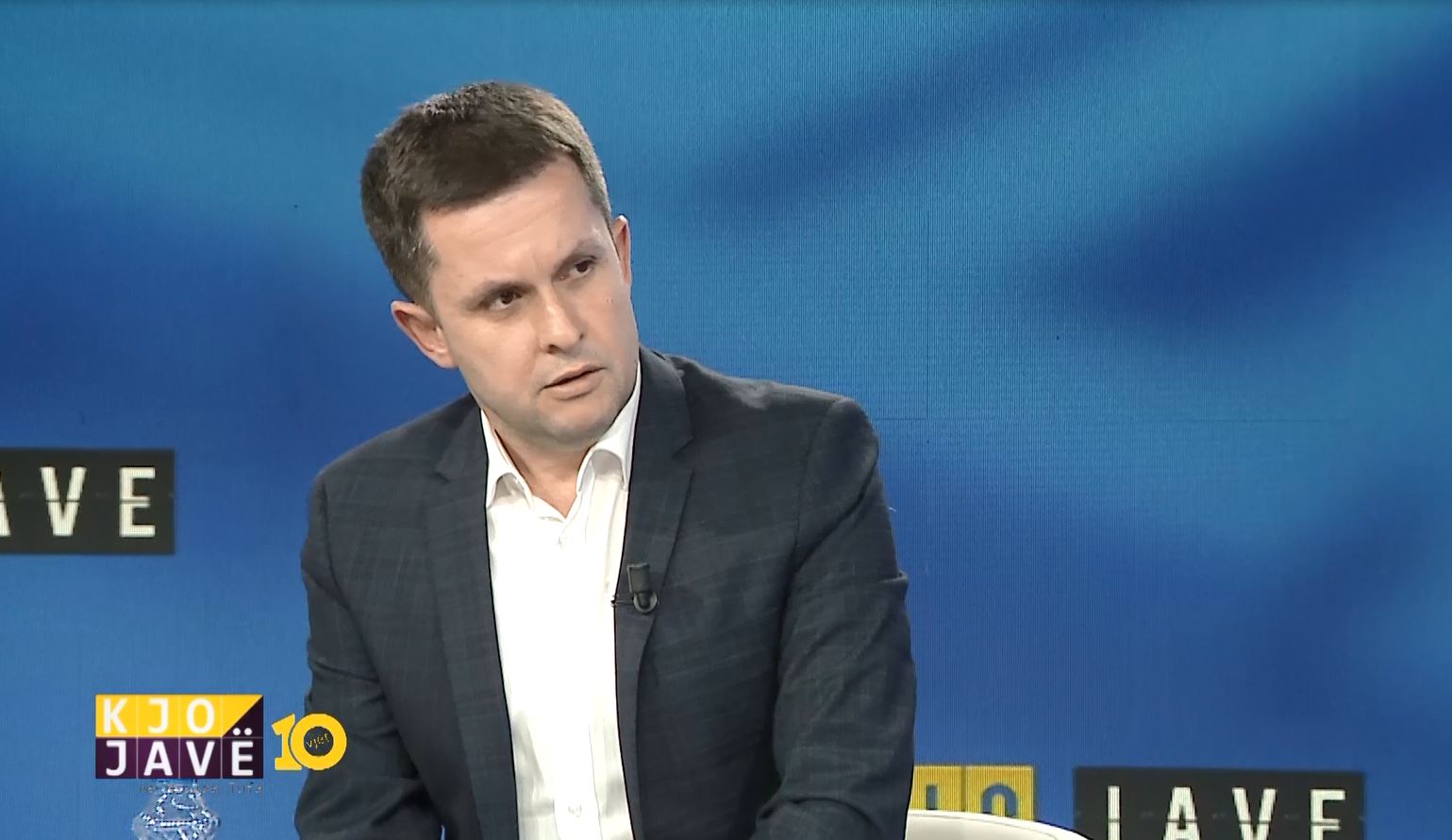 Opozita bashkoi votat me PS për rezolutën e BE   Skandali i AKSHI t  shteti dhe bandat janë një    Alimehmeti  PD  pro integri   