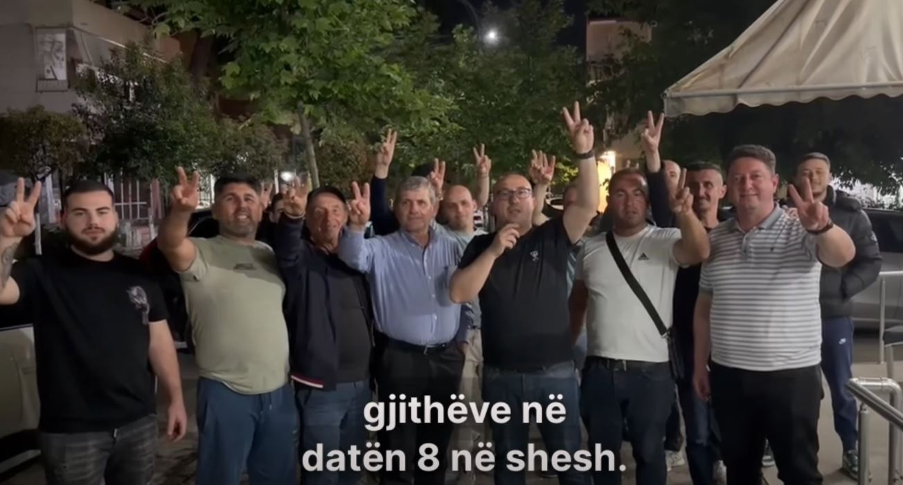  Qeveria kërkon  pilafin    Korreshi thirrje qytetarëve  Më 8 maj të protestojmë kundër vjedhjes dhe babëzis   
