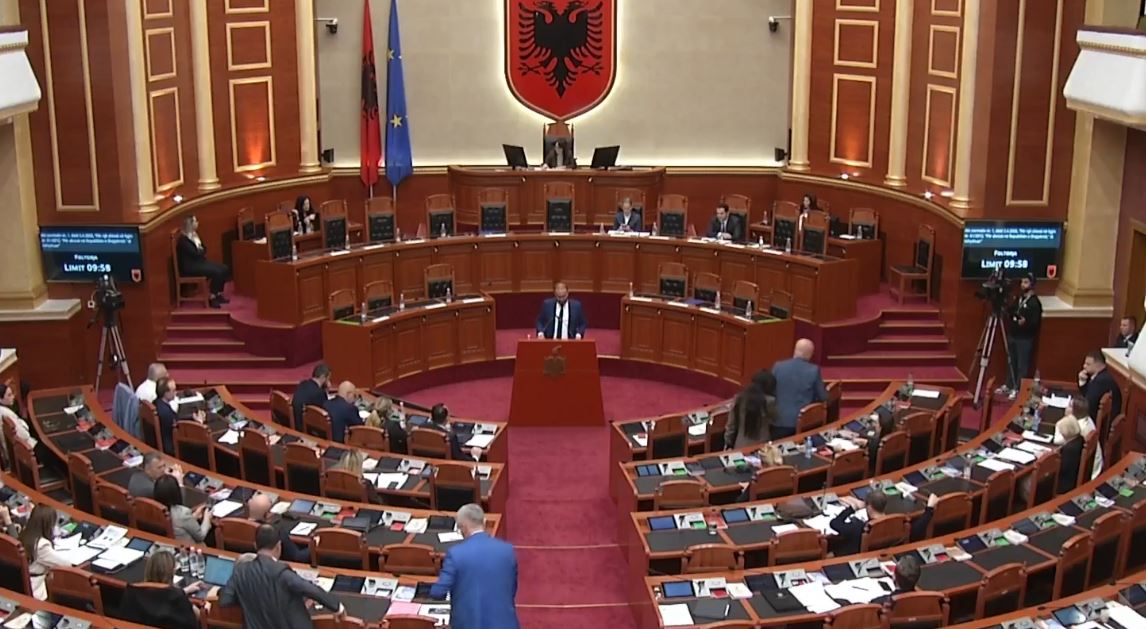 vjen-ne-seance-vetem-qe-te-bllokoje-arrestimin-e-ballukut-bardhi-rama-ortak-i-krizes-se-cmimeve-do-e-sjell-une-ne-kuvend