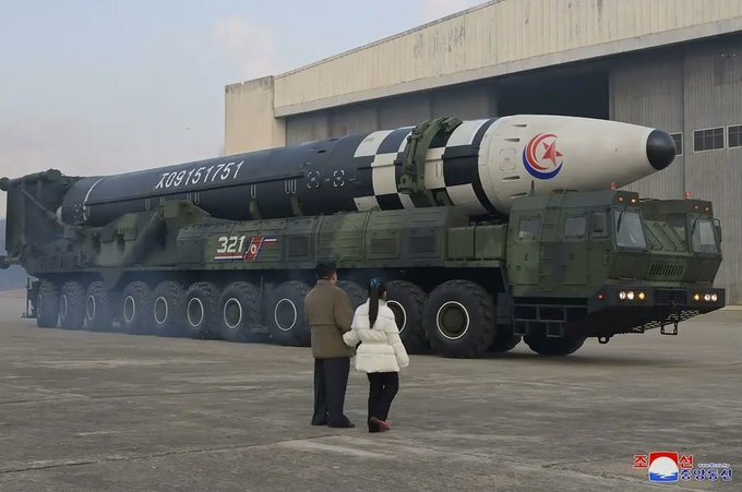 Koreja e Veriut ndryshon Kushtetutën: Sulm bërthamor automatik nëse vritet Kim Jong Un
