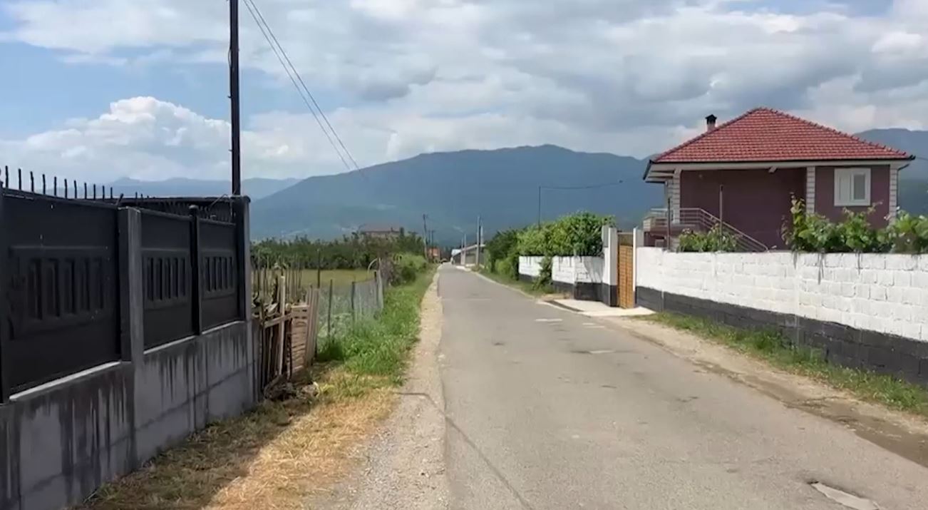 Ujërat e zeza në fshatin Burim: Rreziku i kontaminimit të ujit të pijshëm
