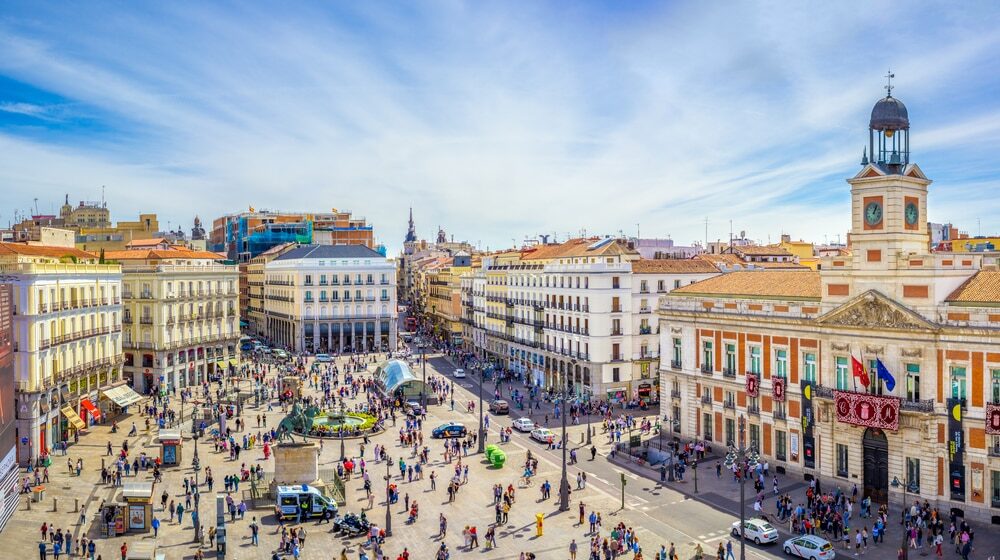  Duam fqinjë  jo turistë   Banorët e Madridit protestojnë për çmimet e larta të banesave  Kriza e strehimit  një n   