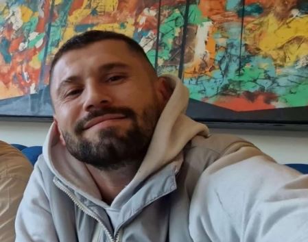 Tragjedi në Gjakovë: Riu goditur me thikë ndërron jetë, autor në arrati
