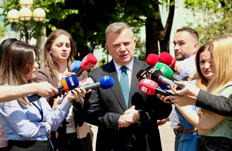 “Balluku” kusht për integrimin? Balla: Në botën demokratike s’merren me emra. Na ka ngelur nga komunizmi! Moldavët na marrin si shembull për reformën në drejtësi!
