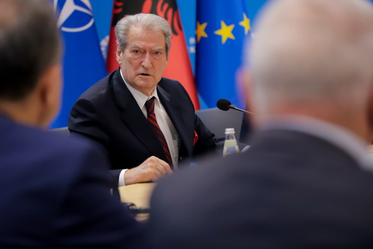  Lubi Balluku është në çdo rresht të raportit të PE   Berisha  9 vende të BE kanë ngritur zërin për të gjitha shkeljet  Rama u   