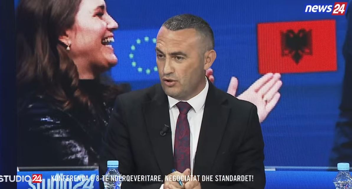 Shqipëria përballë kritereve të BE  Deliu  Edhe vendet e BE kanë probleme me zgjedhjet  Në Greqi janë arrestuar deputetë