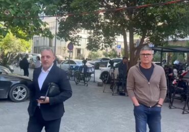Bisnesmeni Likal Ne Spak