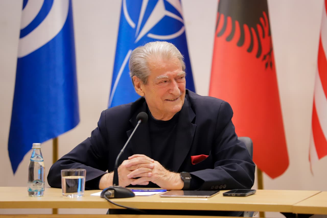 transparence-dhe-lufte-kunder-korrupsionit-pd-prezanton-departamentin-e-ia-berisha-urtesia-artificiale-do-te