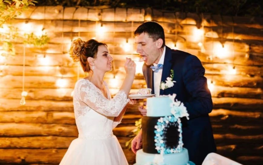 nusja-divorcohet-nga-dhendri-nje-dite-pas-dasmes-per-shkak-te-tortes