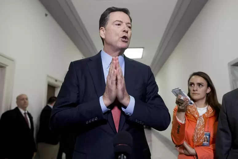 Përballë akuzave të reja, ish-drejtori i FBI James Comey në gjyq për kërcënimet ndaj Trump