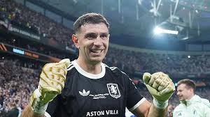 Portieri i Aston Villas zbulon, luajti me gisht të thyer në finale