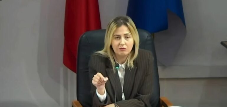 Ina Zhupa 3