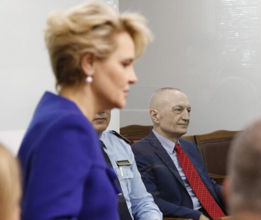 Kryemadhi Meta Ne Gjkko
