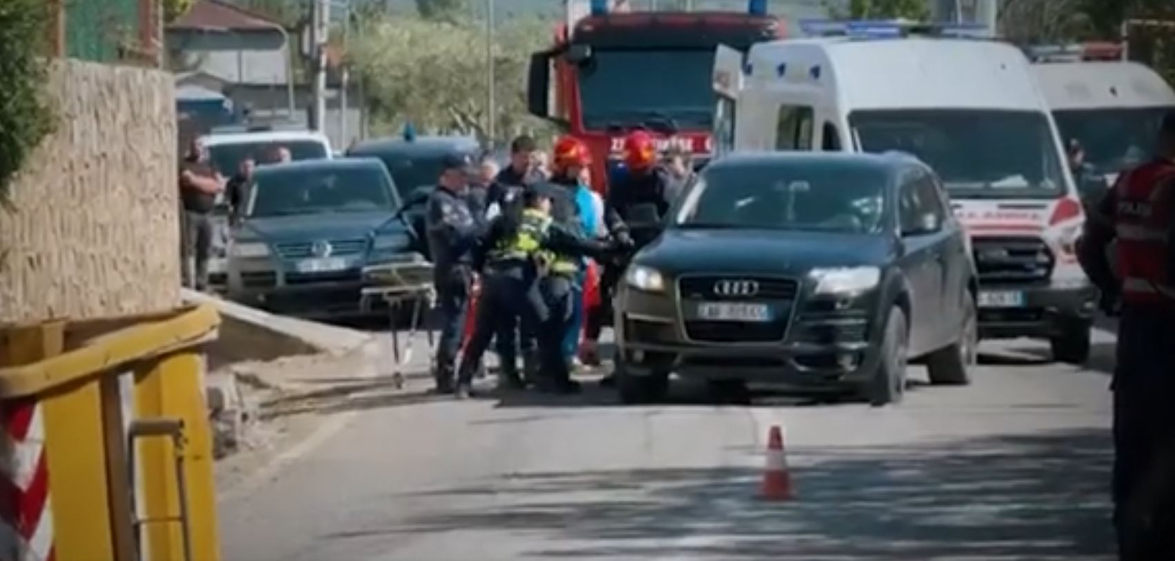 Breshëri plumbash drejt Kreshnik Mujecit dhe gruas së tij  Autorët dolën nga makina dhe e qëlluan sërish   Në Shënjestër  zbar   