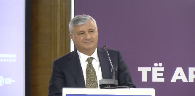 “Drejt një tregu global të arsimit të lartë”/ Rektori i “Luarasit” Maks Haxhia propozon ndryshime në ligj: Të hiqet mesatarja 6.5! Trajnim i unifikuar mes privatit dhe shtetërorit