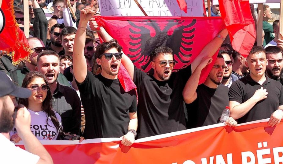 Studentët shqiptarë protestojnë sot në Shkup  kërkojnë provimin e jurisprudencës në Gjuhën Shqipe