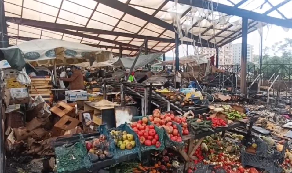 Akuzohet për zjarrvënie në tregun e fruta perimeve në Lushnjë  arrestohet 48 vjeçari i shpallur në kërkim