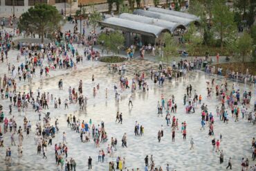 Turizem Njerez Popullsi Sheshi Skenderbej 1024x683 (1)