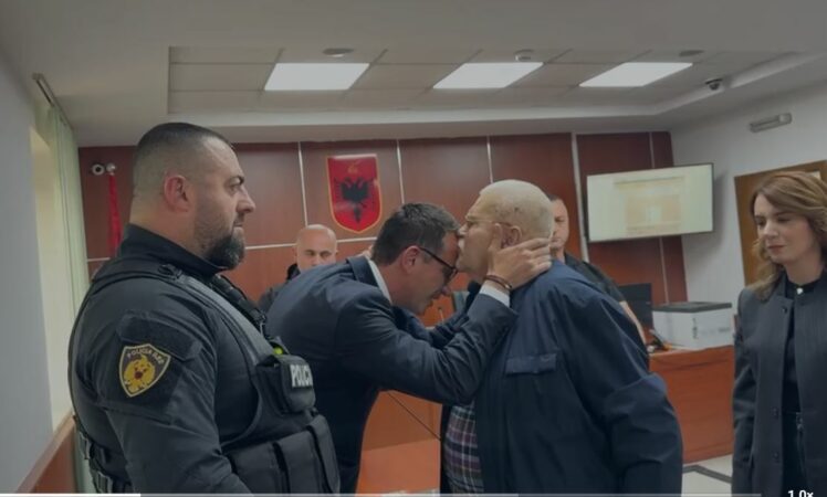 Veliaj Ne Gjykte Ndenika